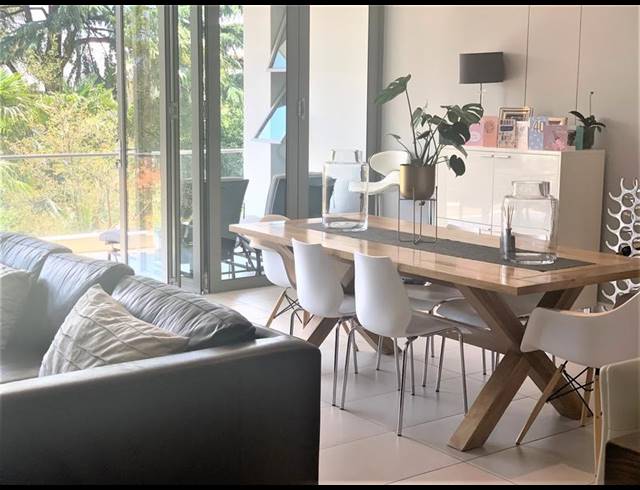 3 BEDROOM APARTMENT FOR SALE IN HYDE PARK